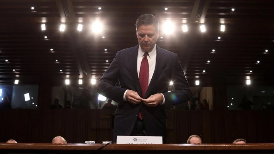 Ο Τζέιμς Κόμεϊ αποκαλεί τον Τραμπ «αφεντικό της Μαφίας» και« ψεύτη» στο βιβλίο του